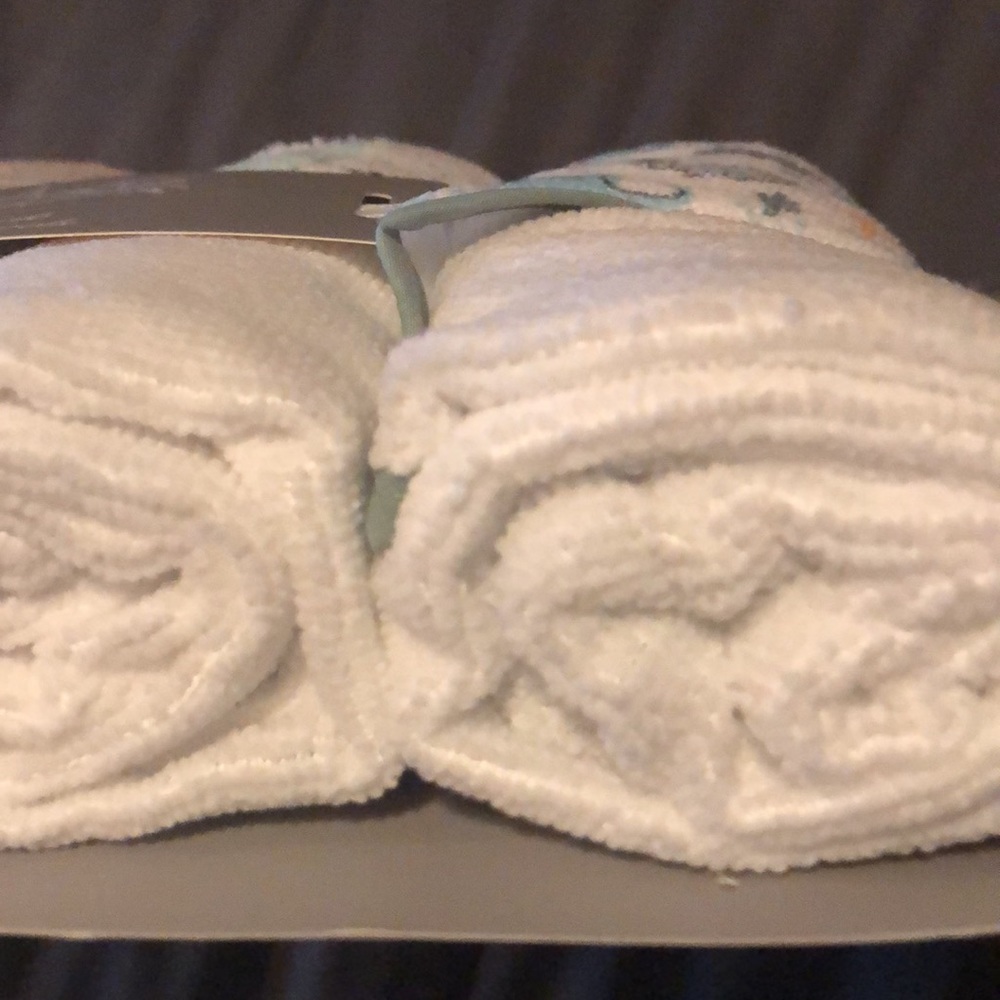 NWT Le Top Bebe Baby 3 Pack Dinosaur Hooded Towels - 28" x 28"- 100% Polyester - Picture 9 of 11